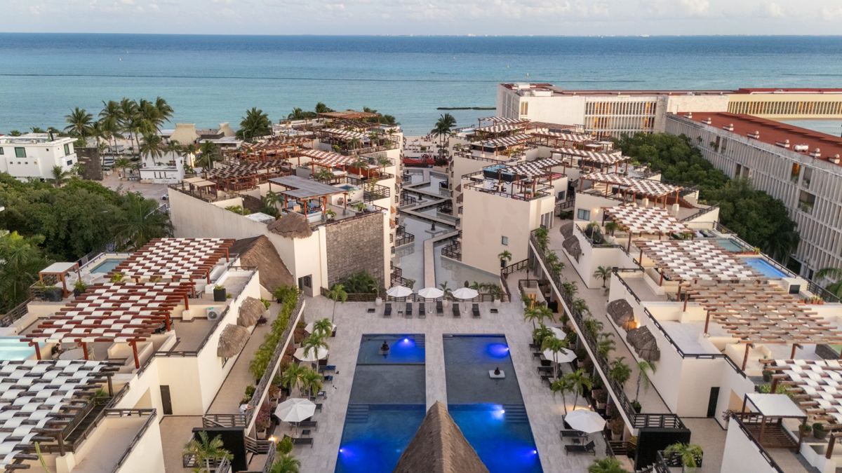 Azoteas de penthouse con albercas privadas vistas desde arriba